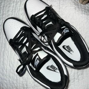 Nike Dunk Lows Panda